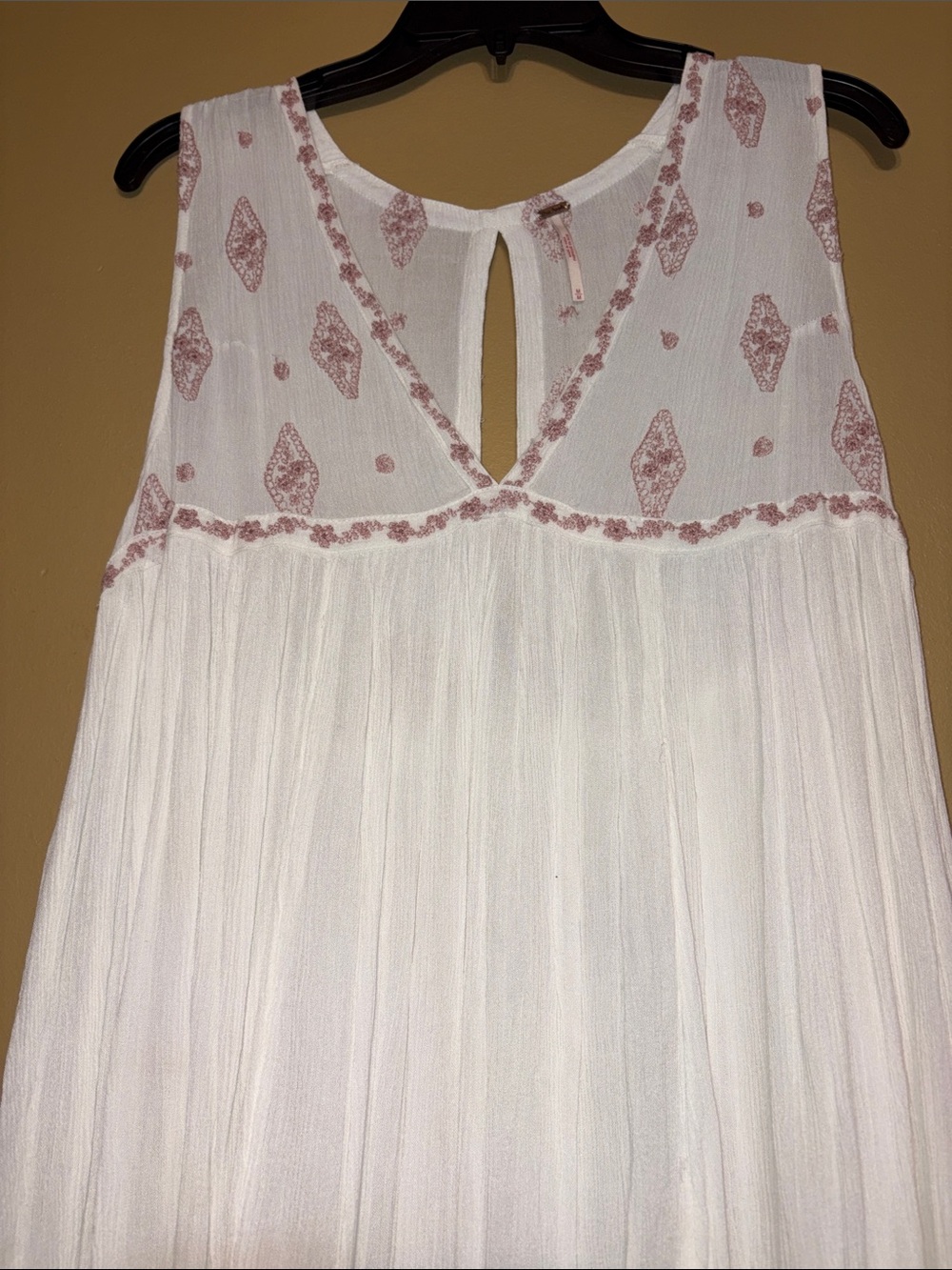 Free People Medium White Boho Tunic with Dusty Rose Embroidery Raw Hem - Picture 2 of 7